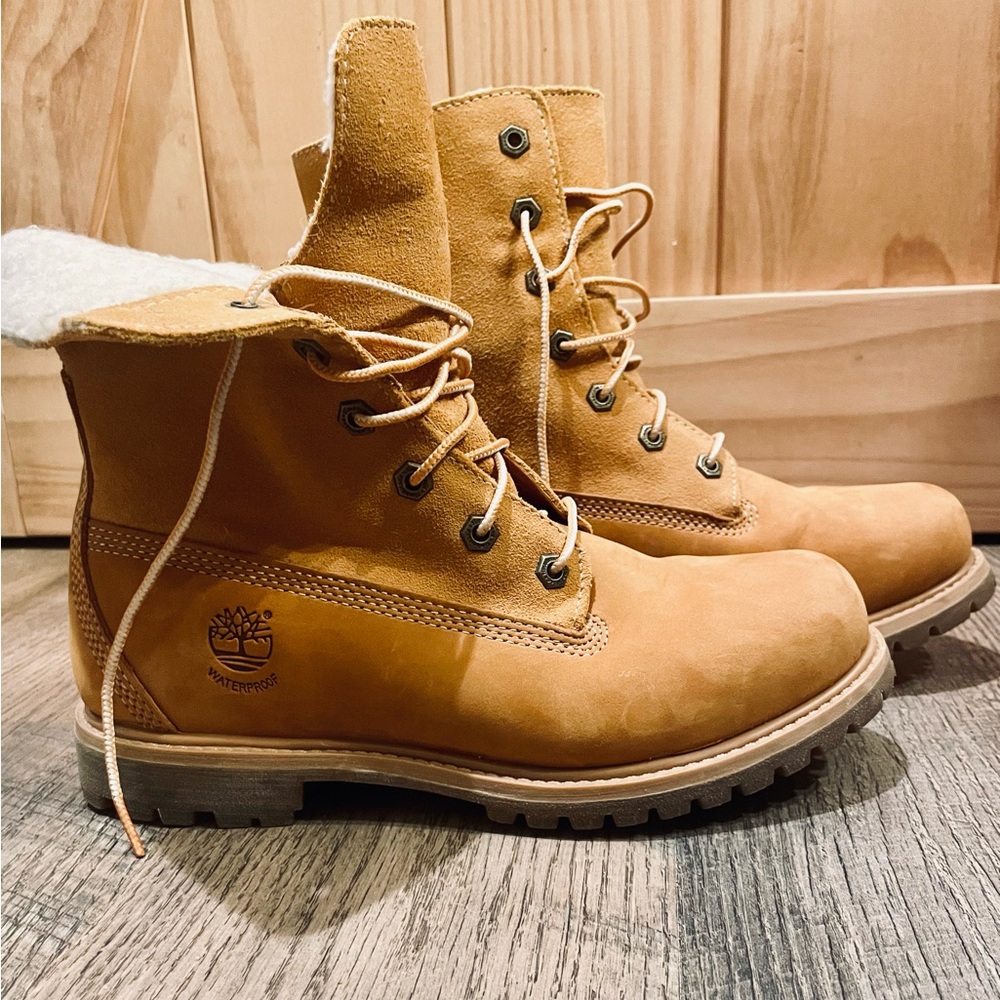 Timberland Boots Women’s 7.5